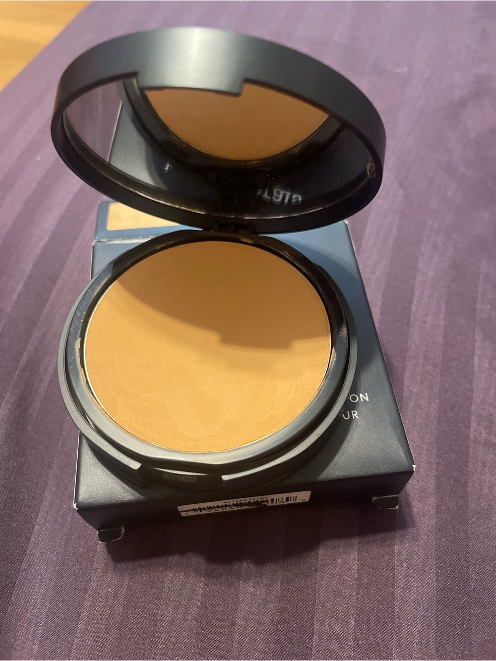 bareMinerals Barepro Skin-Perfecting PowderFoundation - Picture 2 of 5